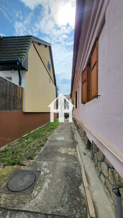 Inchiriere – Casa versatila pentru birouri/sediu firma -Trei Stejari