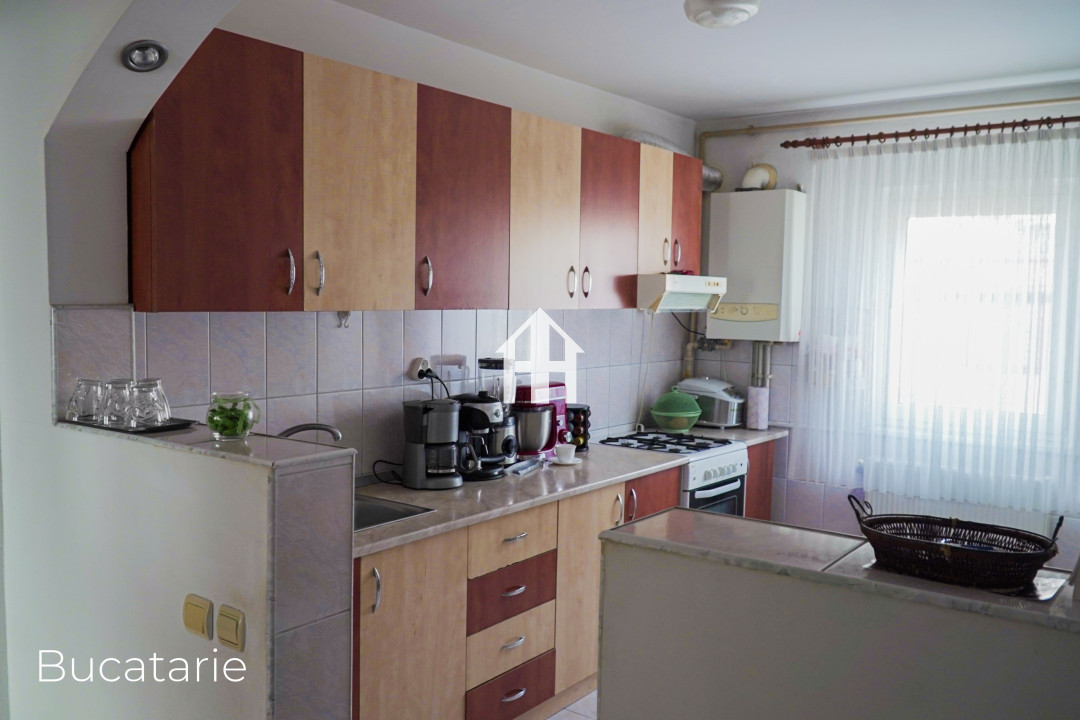 Apartament 3 camere, 68 mp, 2 balcoane, pivnita - Turnisor