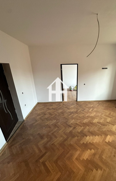 Apartament ultracentral  – 3 camere, 80 mp, la 1 minut de Piata Mare  