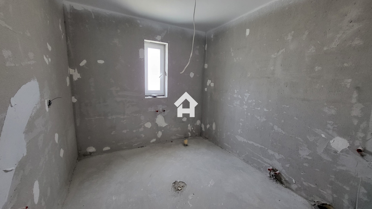 Duplex de vanzare in Rasinari – 4 camere, 2 bai, loc parcare, predare la alb