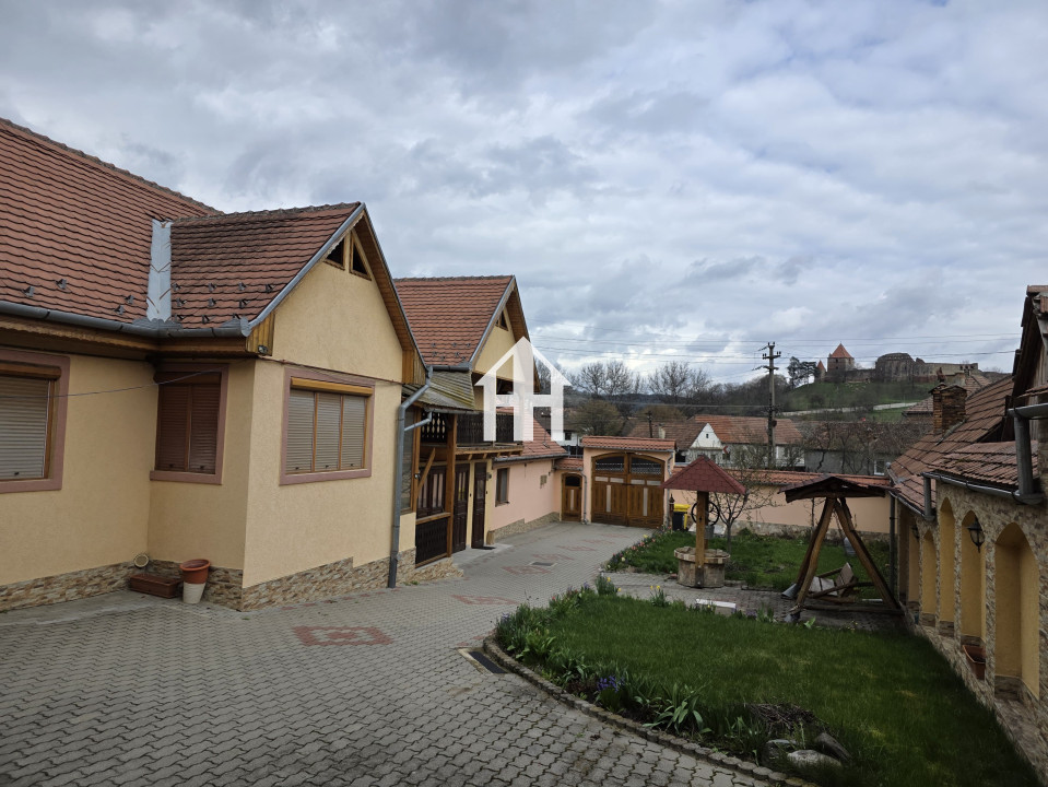 De vanzare – Casa in stil sasesc, teren 800 mp – Slimnic