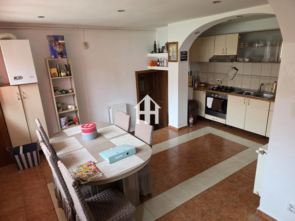 De vanzare – Casa in stil sasesc, teren 800 mp – Slimnic
