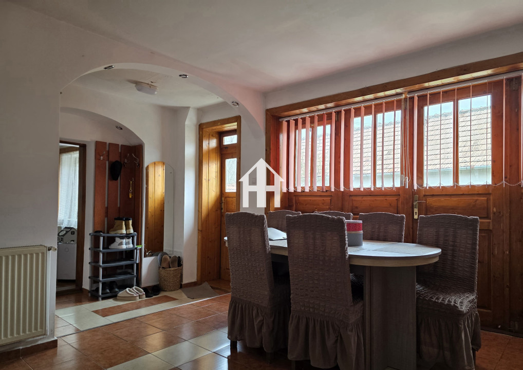 De vanzare – Casa in stil sasesc, teren 800 mp – Slimnic