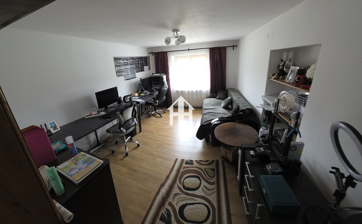 De vanzare – Casa in stil sasesc, teren 800 mp – Slimnic