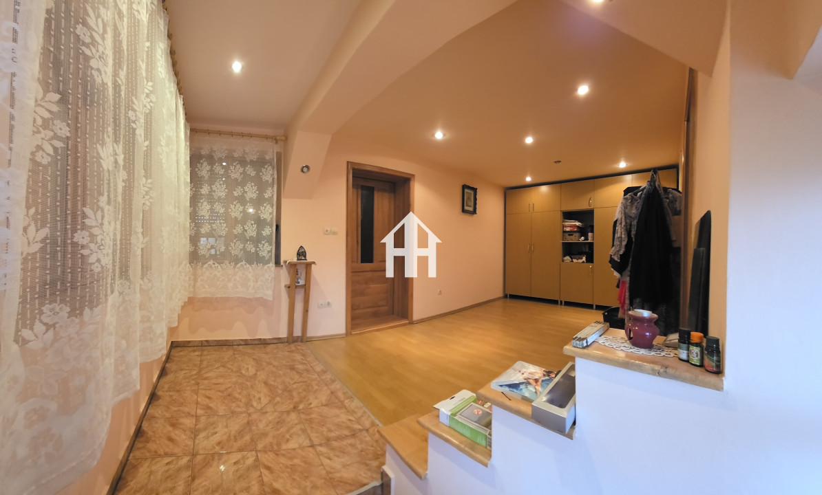 De vanzare – Casa in stil sasesc, teren 800 mp – Slimnic