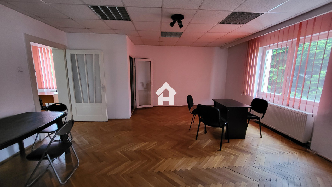 Spatiu pentru birouri de inchiriat – 4 camere, zona Centrala
