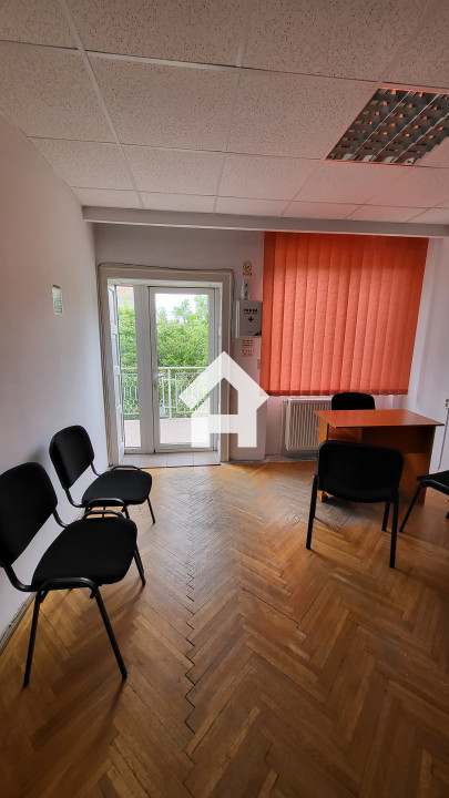 Spatiu pentru birouri de inchiriat – 4 camere, zona Centrala