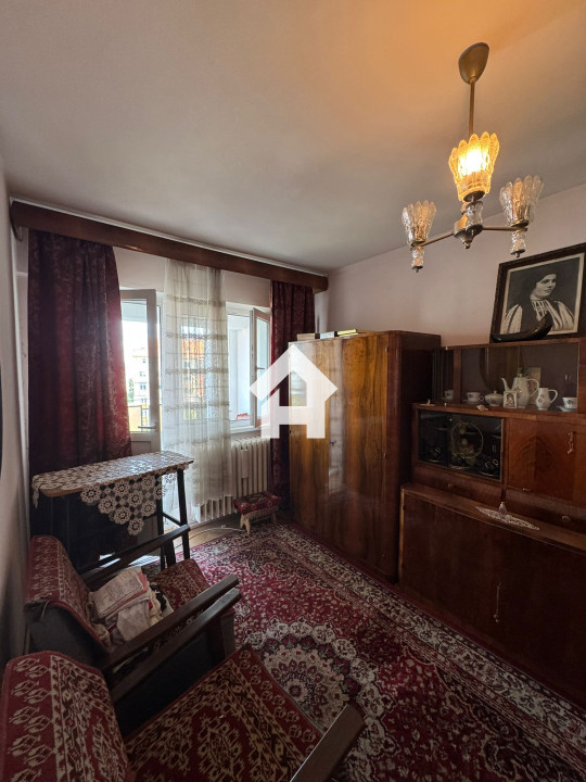 APARTAMENT 2 CAMERE -MIHAI VITEAZUL- ETAJ 4- BALCON-PIVNITA