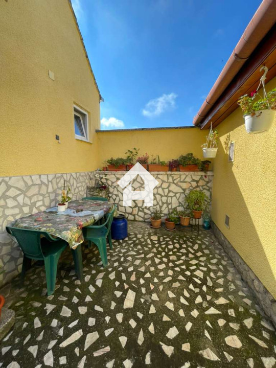 Casa de inchiriat – curte comuna, zona linistita - Turnisor