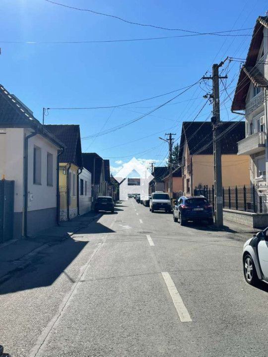 Casa de inchiriat – curte comuna, zona linistita - Turnisor