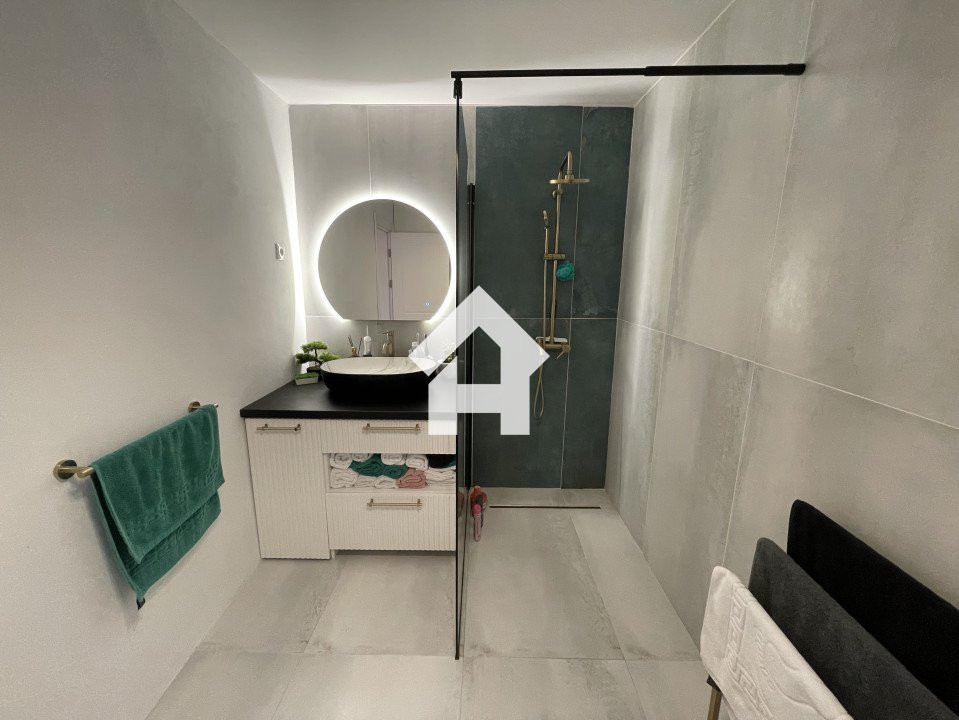 Casa complet renovata, eficienta energetic, in cartierul Tiglari