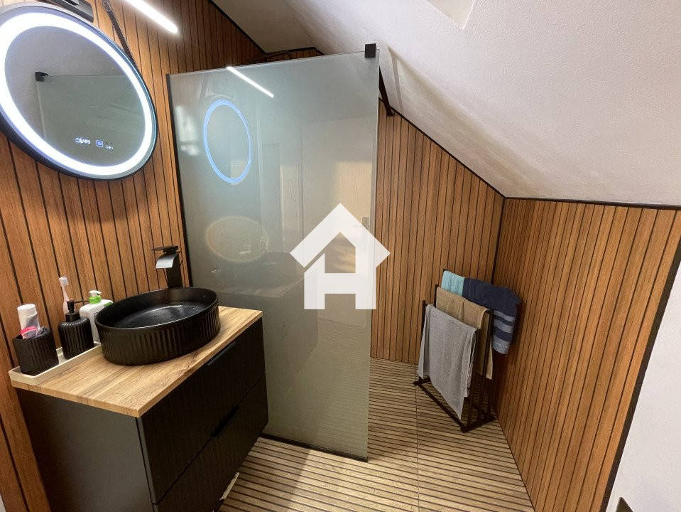 Casa complet renovata, eficienta energetic, in cartierul Tiglari