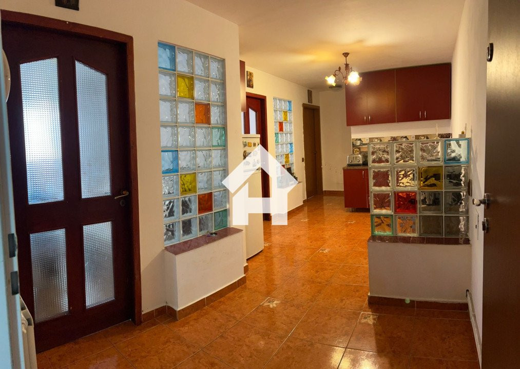 Apartament 3 camere - 64 mp - parter inalt - 2 balcoane