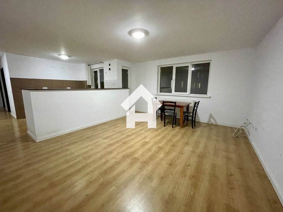 Apartament 3 camere, etaj 2, 81 mp, baie cu geam - Hipodrom III