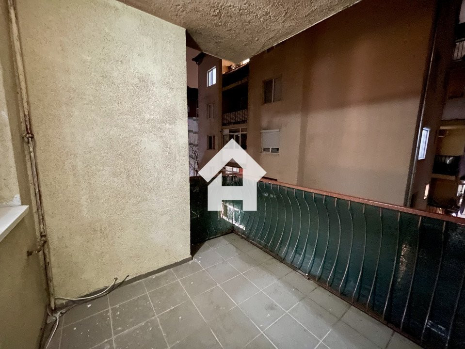 Apartament 3 camere, etaj 2, 81 mp, baie cu geam - Hipodrom III