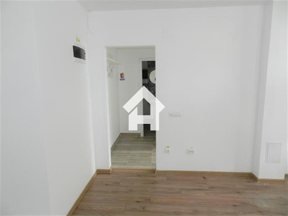 Spatiu comercial de inchiriat – 97 mp utili – 2 intrari – Cartier Alma