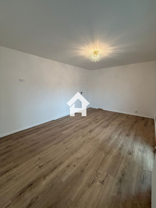 Apartament 3 camere - Strand - 64 mp utili - etaj 1 