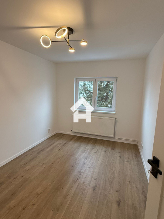 Apartament 3 camere - Strand - 64 mp utili - etaj 1 