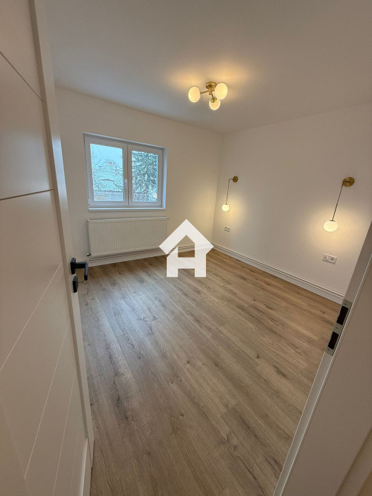 Apartament 3 camere - Strand - 64 mp utili - etaj 1 