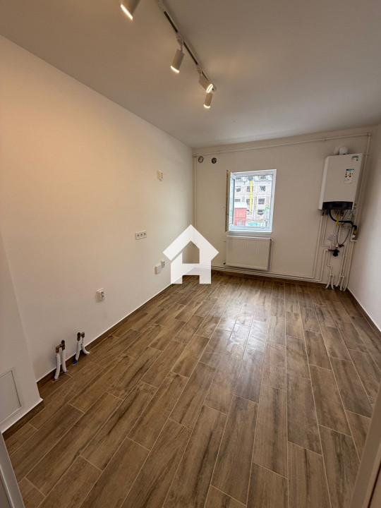 Apartament 3 camere - Strand - 64 mp utili - etaj 1 