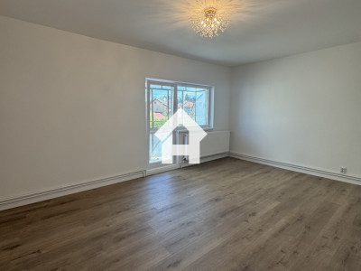 Apartament 3 camere - Strand - 64 mp utili - etaj 1 