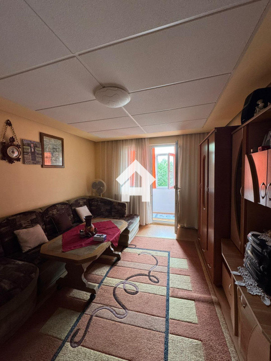 Apartament 3 camere - de inchiriat - Vasile Aaron - balcon inchis