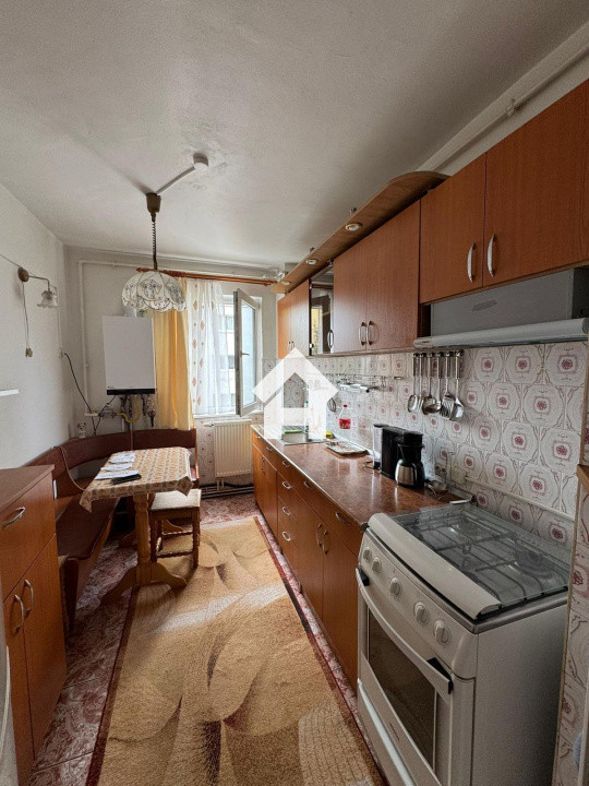 Apartament 3 camere - de inchiriat - Vasile Aaron - balcon inchis