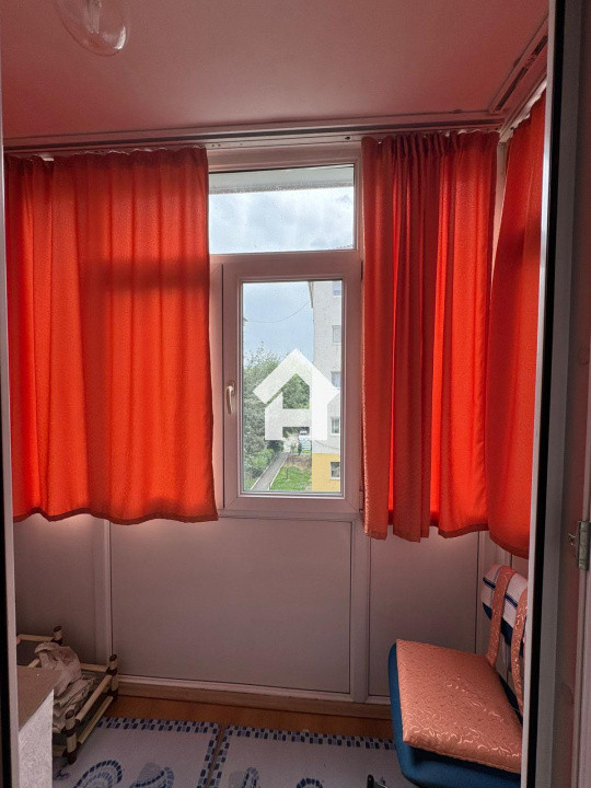 Apartament 3 camere - de inchiriat - Vasile Aaron - balcon inchis
