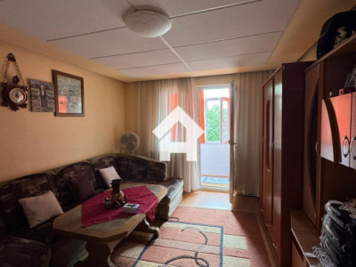 Apartament 3 camere - de inchiriat - Vasile Aaron - balcon inchis