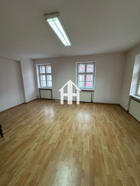 Spatiu de birouri - curte - 150 mpu - zona ultracentrala 