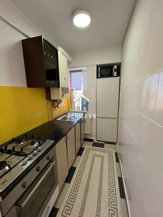 Apartament 2 camere - de inchiriat - renovat - zona Tiglari