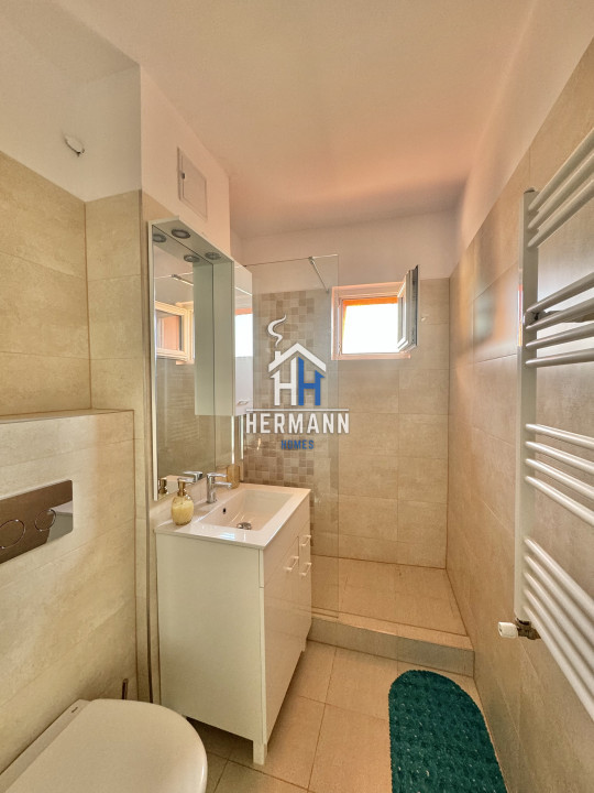 Apartament 3 camere - 68 mpu - lift - zona Vasile  Aaron